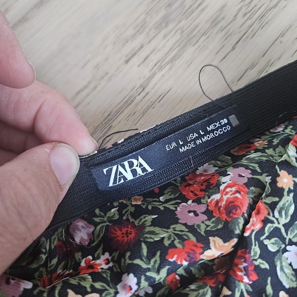 𝅺Zara Draped Floral Mini Skirt - Picture 5 of 6